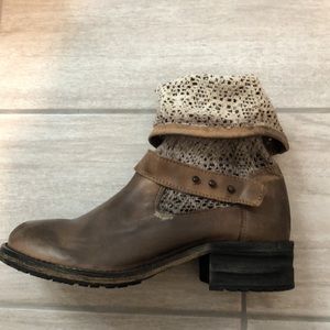 Free people Leather and lace boots. Sz 38.
